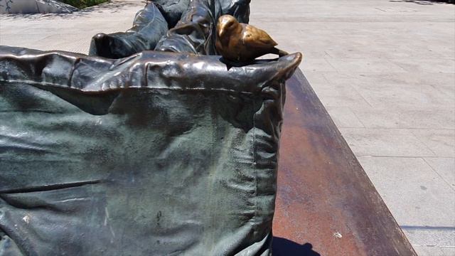 Все ЗНАМЕНИТОСТИ на одной улицеCELEBRITIES on the same street in SpainFAMOSOS personos de España