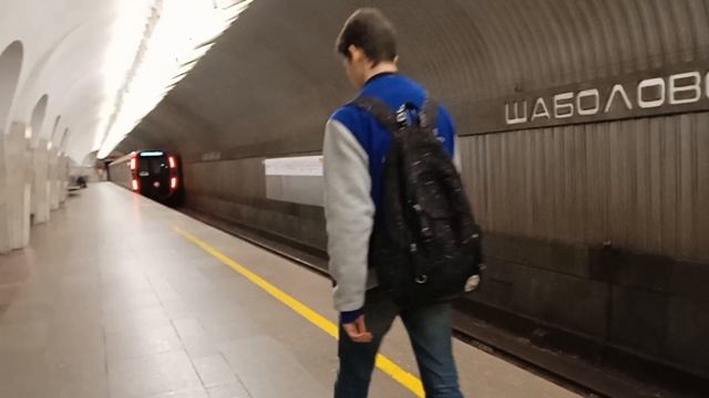 Станция метро Шаболовская глазами пассажира.