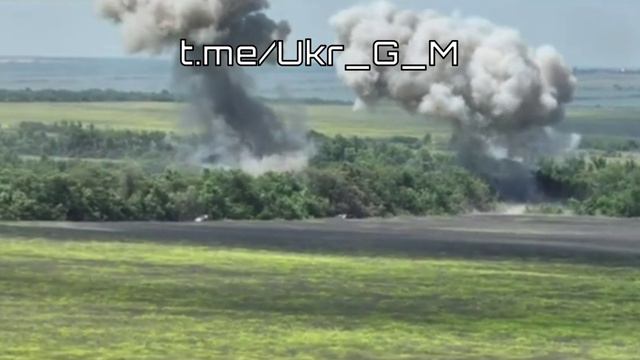 🇷🇺Расчёт ТОС-2«Тосочка»успешно отрабатывает по скоплению живой силы  боевиков ВСУ на одном из напр