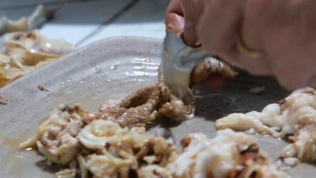 Гигант Инопланетный Омар омлет и спагетти морепродукты Вьетнам