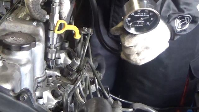 Проверка компрессии двигателя D4BH 1346361  Hyundai Teracan 2.5