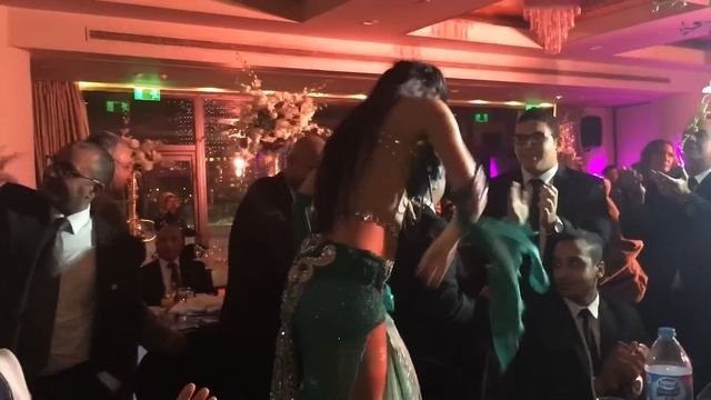 Alla Kushnir arabic wedding in Egyptآﻻ كاشونير ترقص في فرح مصري