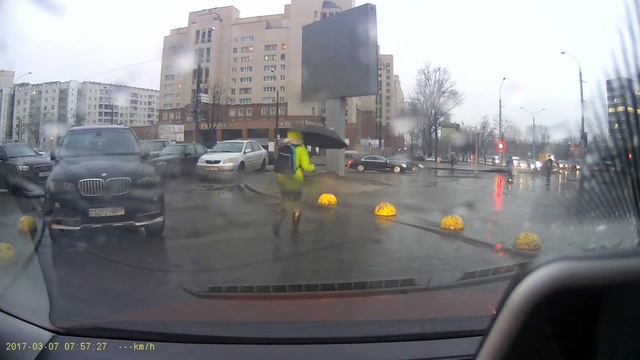 Пешик не смотрит куда бежит