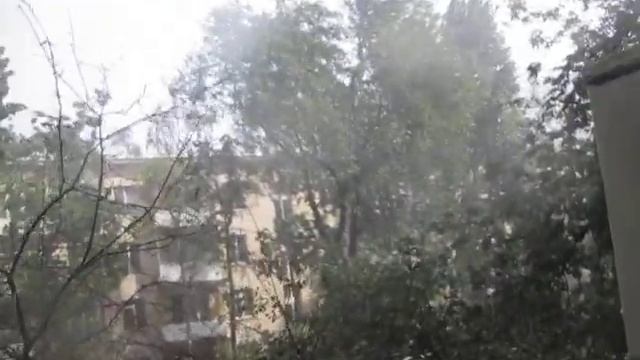 06.08.2014. Грибная микро-гроза с градом у нас на Карбышева.