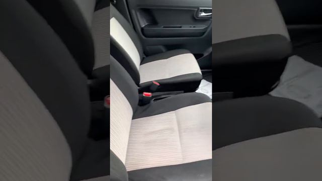 Daihatsu Mira E S 2017