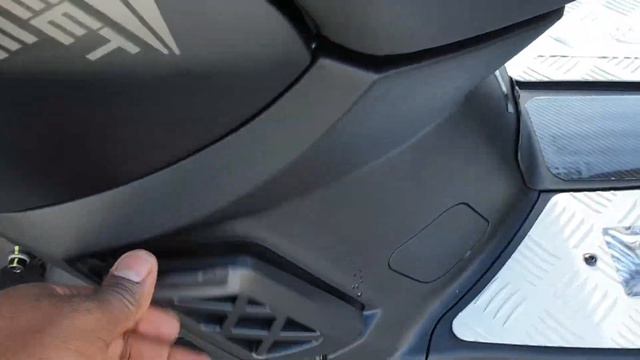 peugeot streetzone 50cc 4t 2021 kilométrage il dépasse pas 47 km