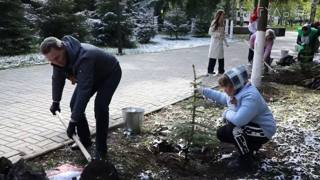 Бугульма присоединилась к Международной акции «Сад Памяти». Она прошла на аллее Героев