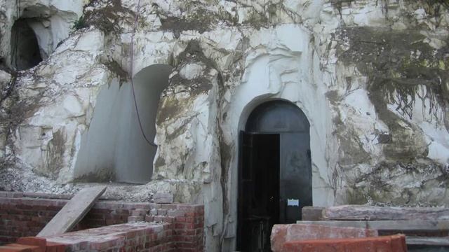 Пещерные храмы