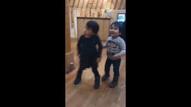 Яна отжигает.mp4