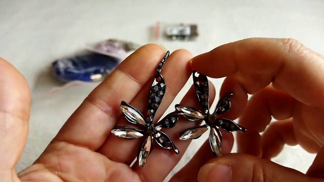 5 кг счастья. Посылка от Сирин. 4 часть. Серьги, бусины и прочее.