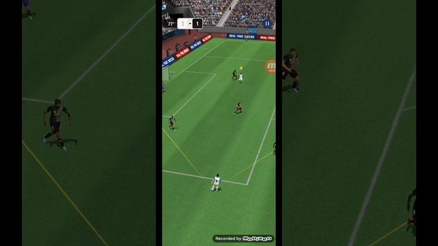 Играем в  socer star Football