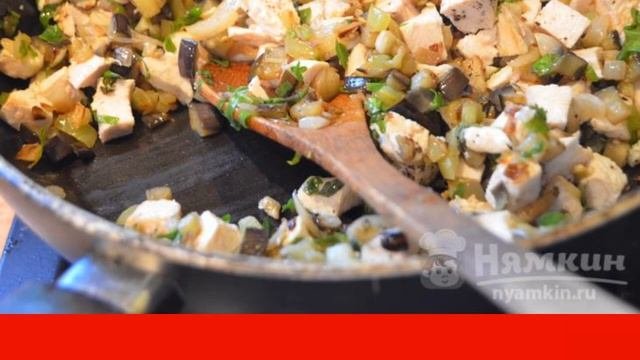 Pasta with eggplant and boiled chicken fillet
