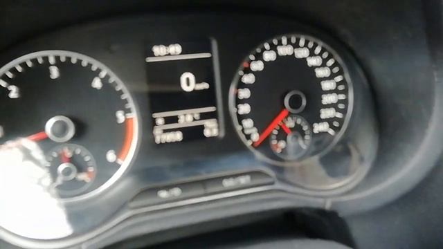 Установил новую приборку на VW Polo Sedan