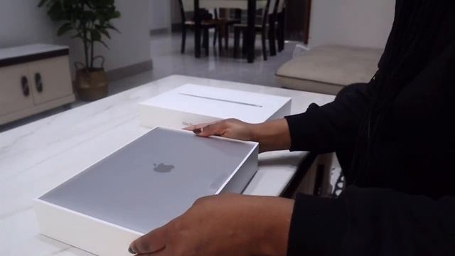 Weekly Vlog| Unboxing my Macbook,Lunch in Liyang & interview recap| South African Youtuber in China