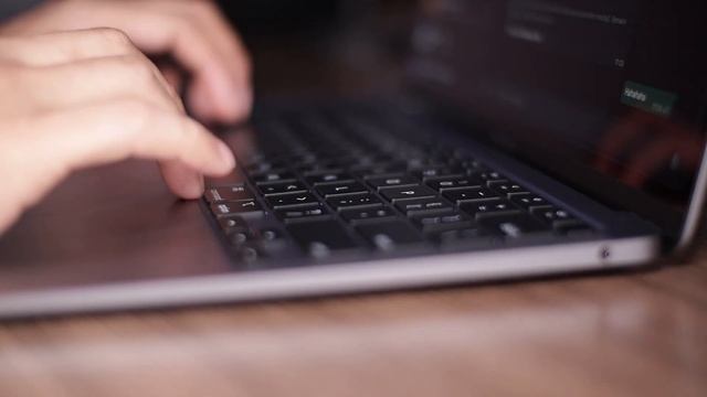 MacBook Air M1 Review 2022