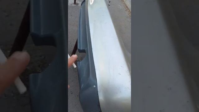 Установка накладки на задний бампер Toyota Camry 30/35