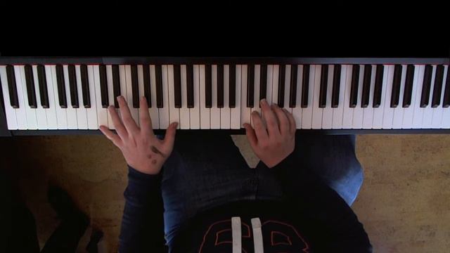 Emiel plays his own arrangement of Morrowind Theme Song