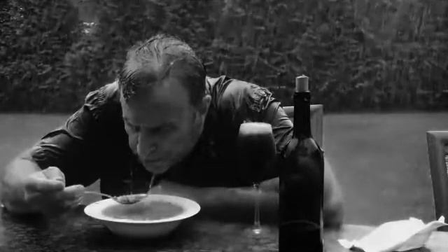Sad soup man/Грустный человек ест суп