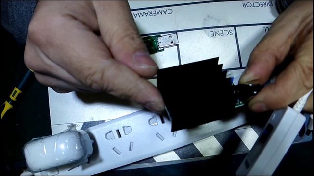 REMAX Youth Edition или универсальный удлинитель с USB портами