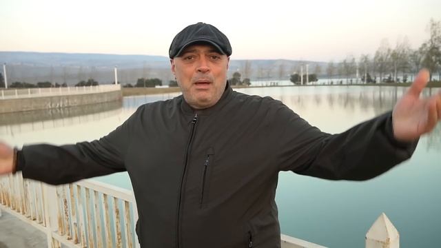 Бабуле не уступили место в метро. Анекдот!