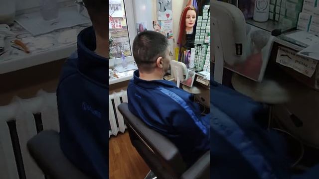 Постриглись под Спортивную Канадку с челочкой