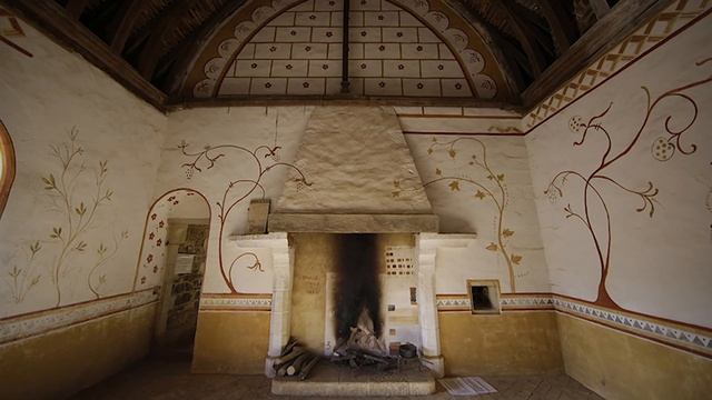 How were castles built  constructed in the medieval period?