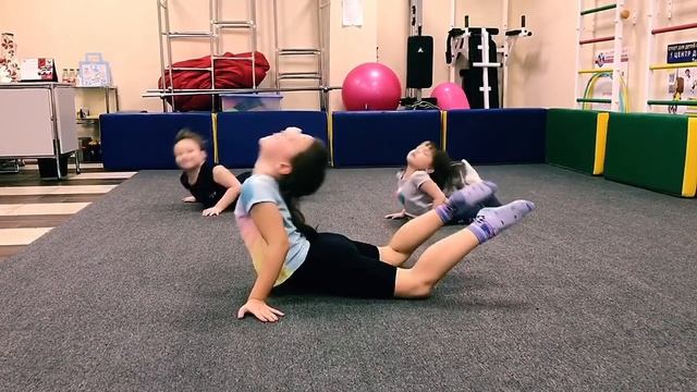 Гимнастика для девочек.