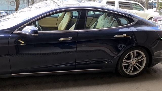Tesla Model S: старая и с большим пробегом как у нее дела?