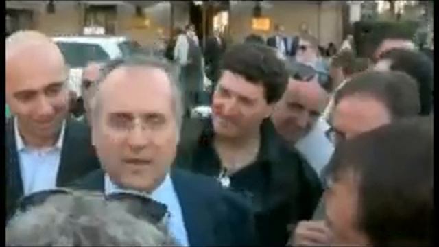 Lotito intervista Presidente parla in mezzo a i tifosi della Lazio 14 ottobre 2009