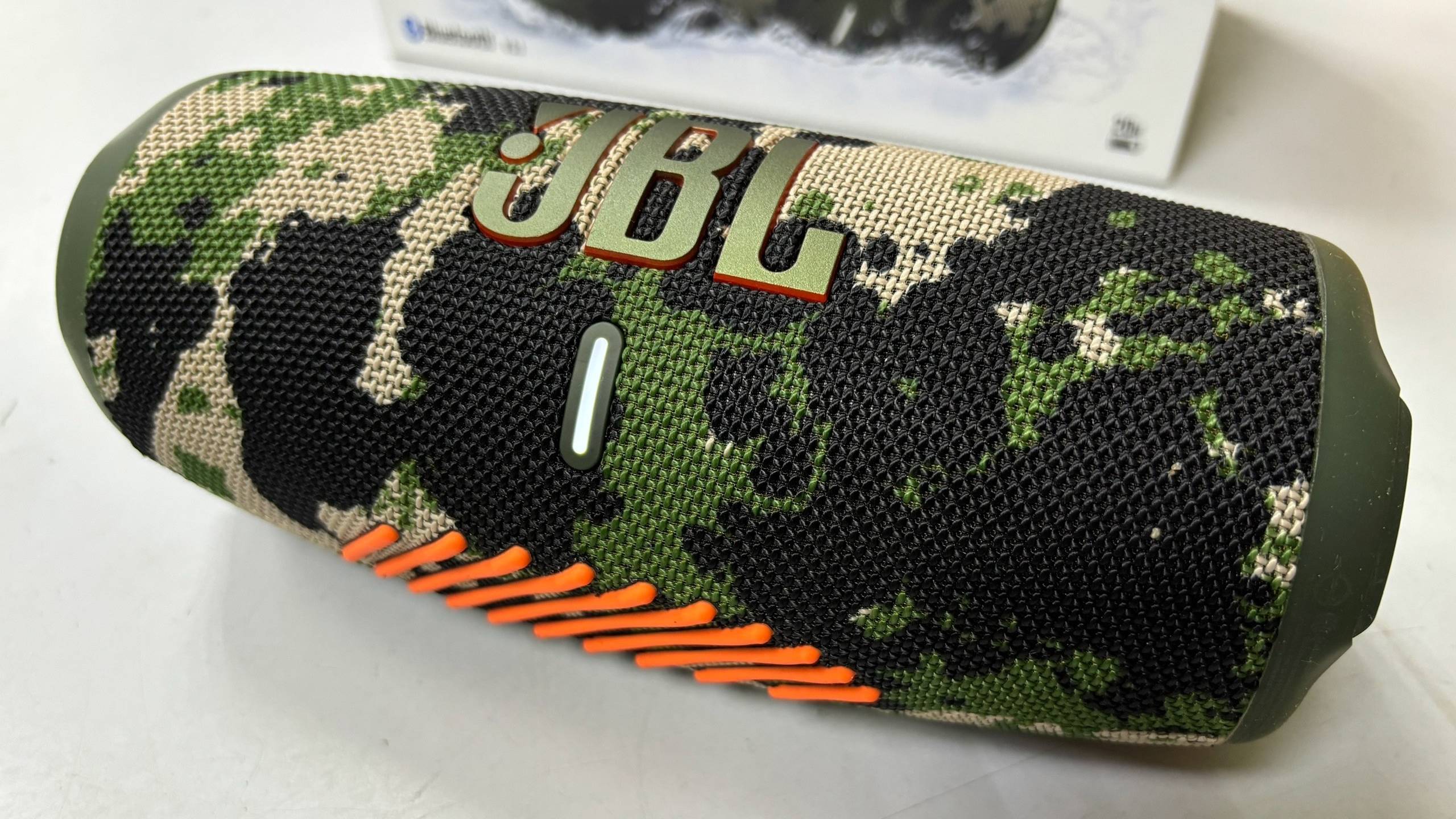 Портативная колонка JBL Charge 5