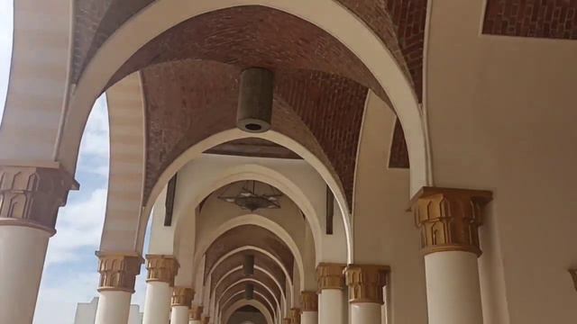 Сахл  Хашиш, древний затонувший город  отстроенный  заново