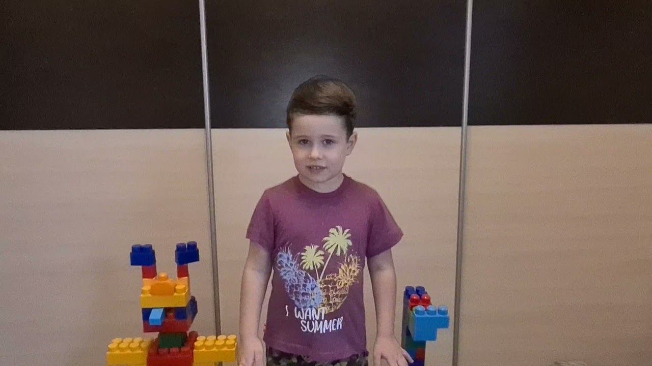 Даниэль выполняет кувырок через голову вперед. Смотреть всем до конца!
