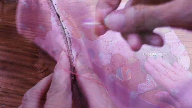 ?"Hexagonal Patchwork Transformed into a Practical Bag with Simple Method"