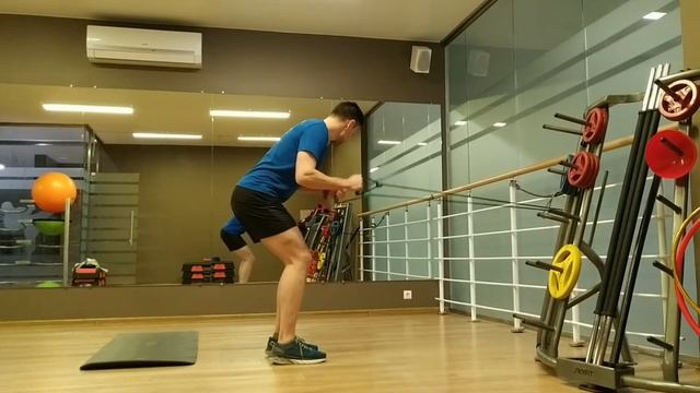 Трицепс с амортизатором