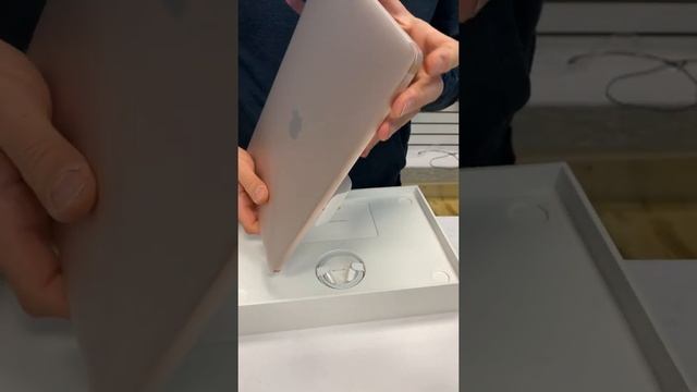 MacBook Air (Rose Gold) M1Chipset 2020 from Costco Unboxing