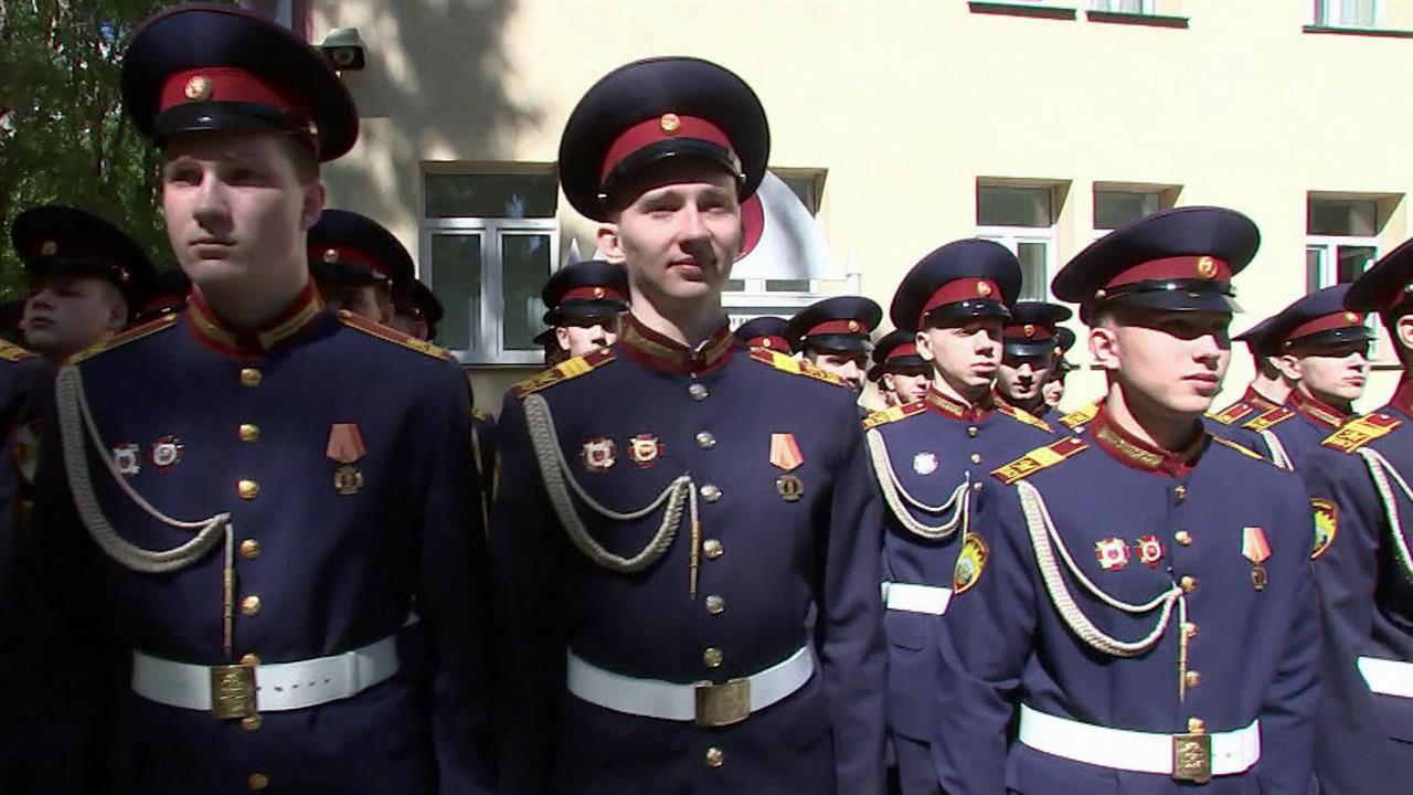 В "МПКУ имени М. А. Шолохова войск национальной гвардии" прошла церемония прощания со Знаменем.