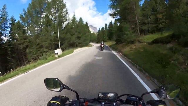 HONDA CB650R Passo Pordoi via Canazei (Italian Dolomites 2022)