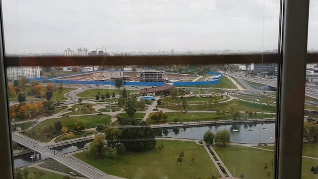 Подъем на панорамном лифте на обзорную площадку библиотеки в Минске