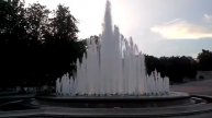 Фонтаны у театра оперы и балета в Минске