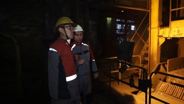 В агломерационном цехе Уральской Стали второй раз за год повысили зарплату машинистам конвейеров