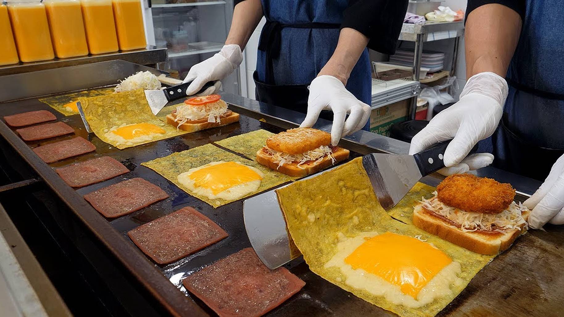Коллекция подборки тостов с яйцом. Японская уличная еда.