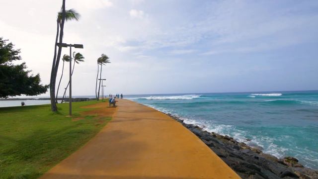 Beautiful Oahu Island In 4K HDR - Ocean Waves Of Famous Honolulu Beaches - Ala Moana & Waikiki Beac