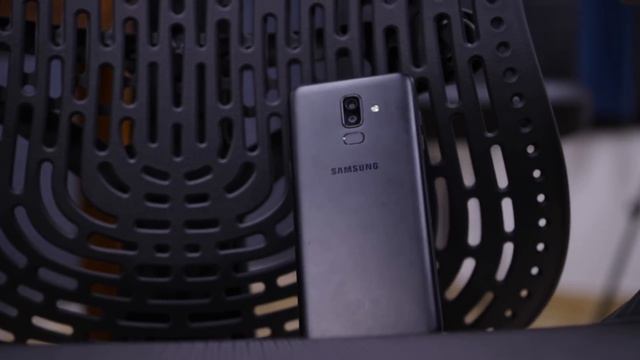 Samsung Galaxy J8 Review in Hindi - 19 Hazar Mein Kaisa Phone Hai?