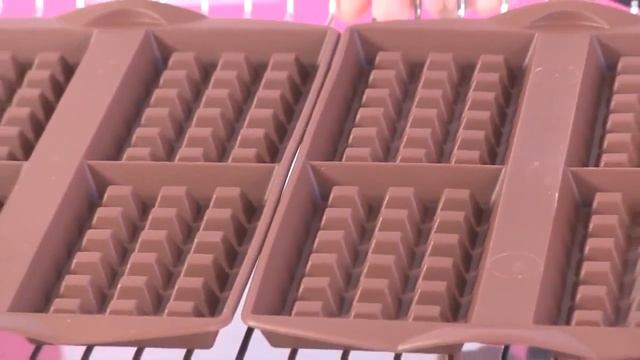 Tupperware: Silicone Waffle Mould