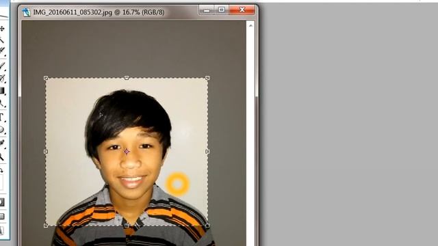 How to crop an I.D. picture  on Photoshop CS2?