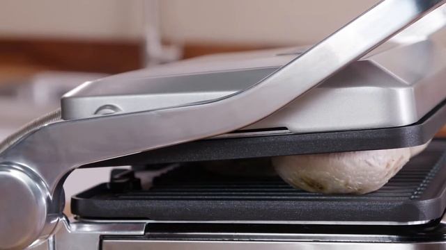 How to use the contact grill on your De’Longhi Livenza All-Day Grill