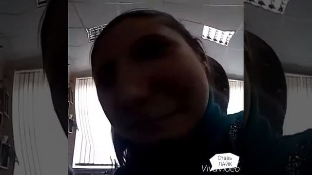 мы балуемся в школе на перемене😂