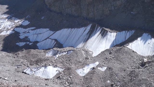 Поднимаемся к хижине Рацека с двумя детьми в рюкзаке-переноске