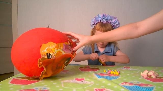 Распаковка Большое Kinder яйцо Angry Birds. Лучшие игры для детей. Обзор. Vlog