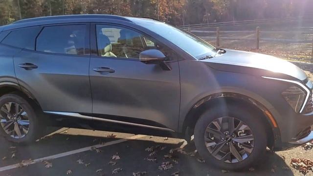2023 Kia SPORTAGE HYBRID SX-PRESTIGE is a very economical SUV that punches way above its WEIGHT!!